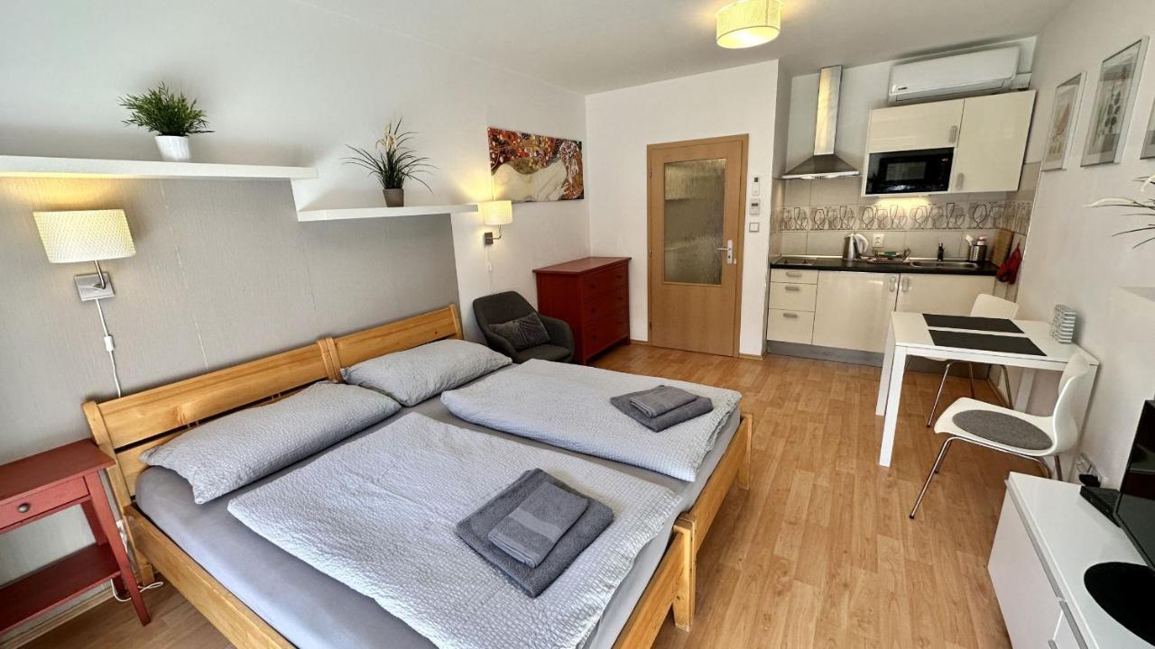 Ubytovani Trebon - Apartmany Rozmberk, Svet A Bastyr מראה חיצוני תמונה